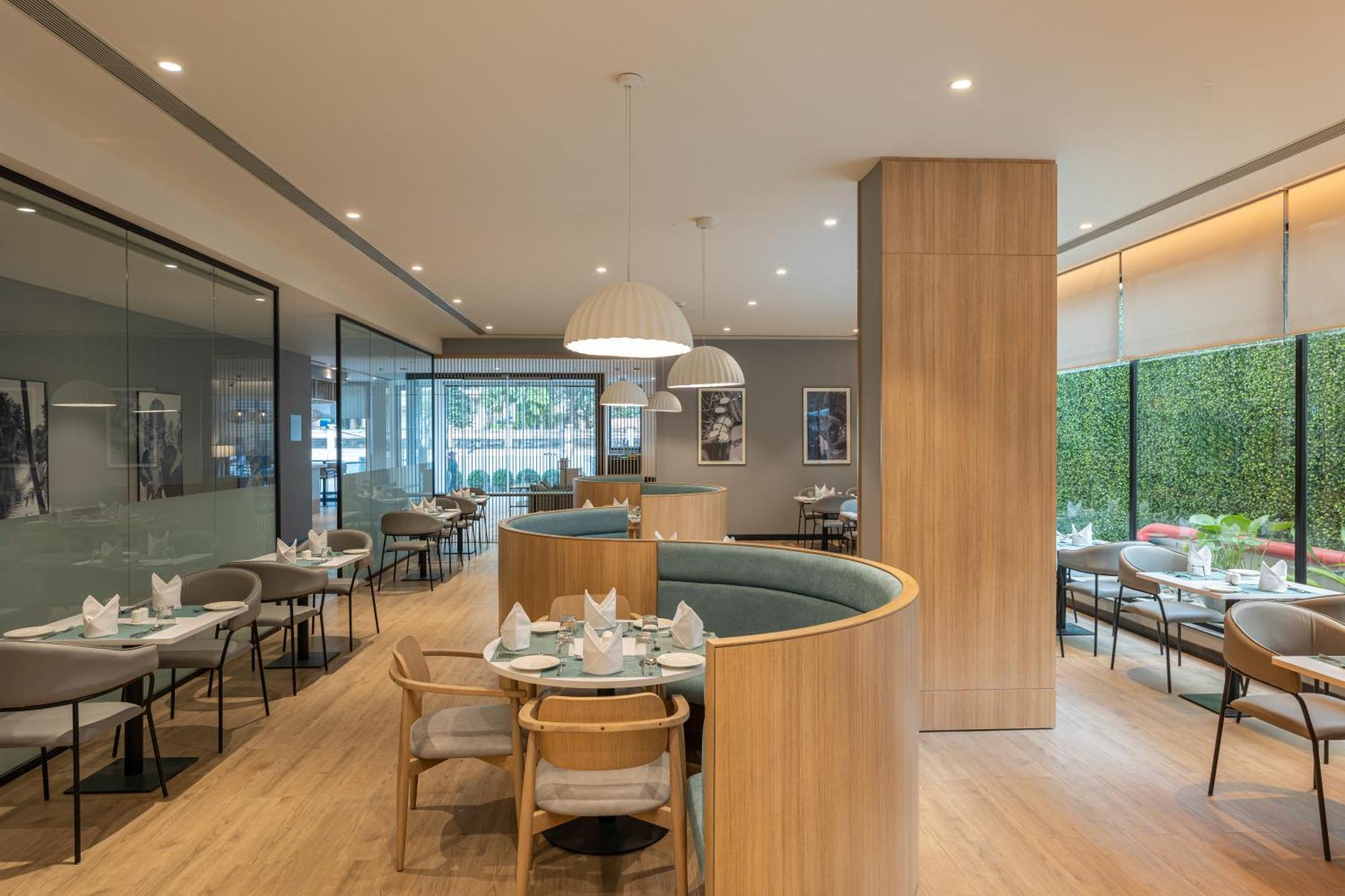 Park Inn & Suites By Radisson Thrissur East Fort מראה חיצוני תמונה