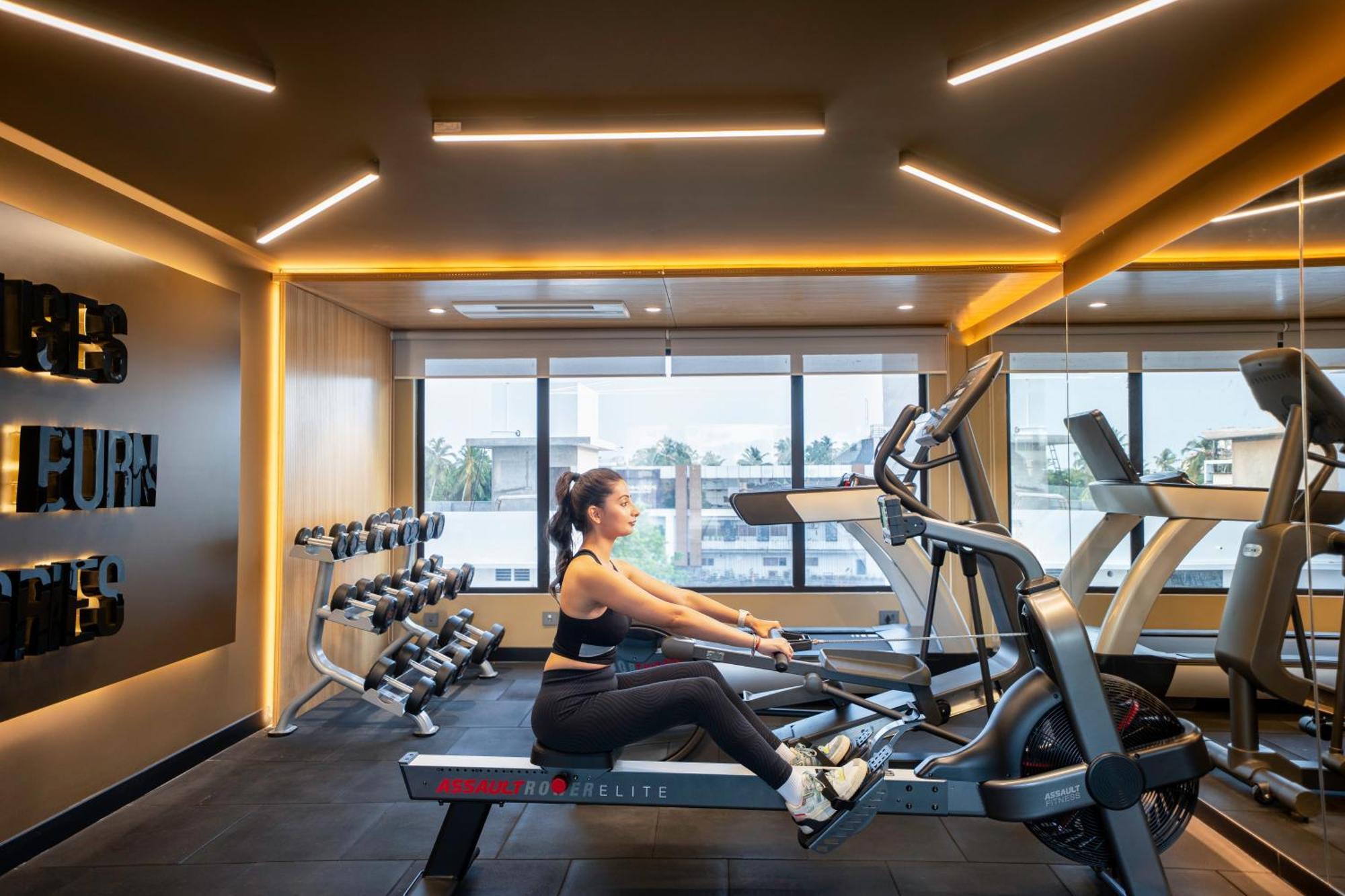 Park Inn & Suites By Radisson Thrissur East Fort מראה חיצוני תמונה